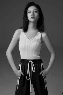 朱丽岚的照片,光影交织下的美丽瞬间