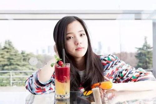 欧阳娜娜身世背景,名门之后，星光璀璨的青春传奇